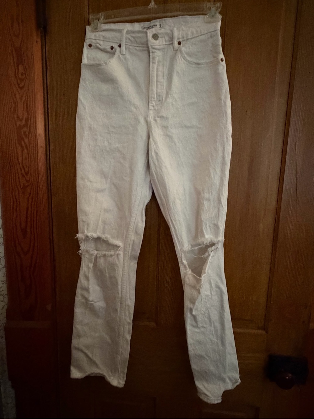 Abercrombie & Fitch The ’90s Straight Ultra High Rise Distressed White Jeans Siz - Picture 7 of 8